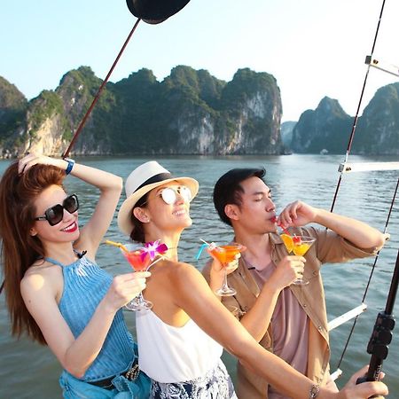 Отель Charm Boutique Cruise Халонг Экстерьер фото