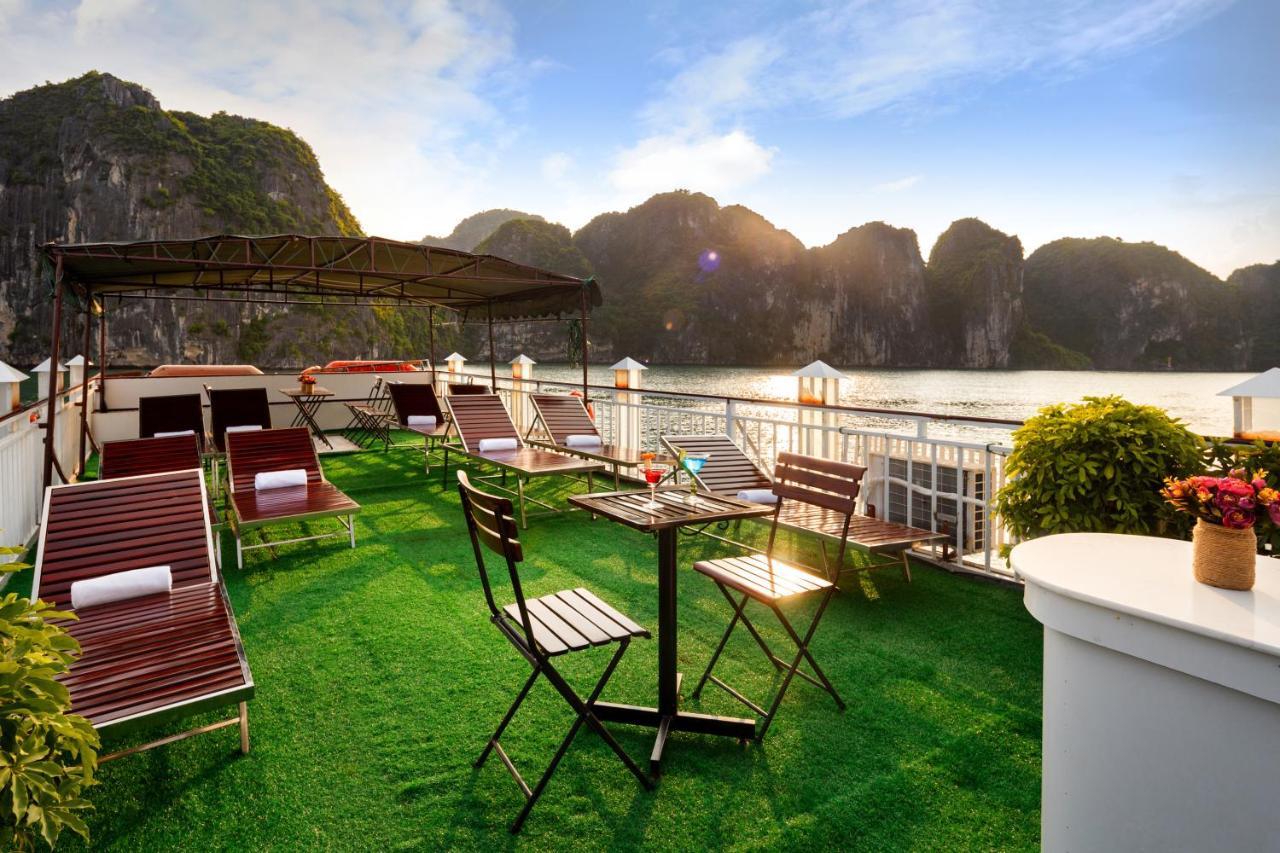 Отель Charm Boutique Cruise Халонг Экстерьер фото